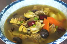 十珍山菌鸡汤，一袋汤料半只鸡轻松搞定，汤鲜味浓一锅不够喝视频封面