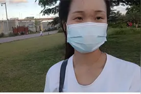 这里是一个可以和越南朋友隔岸对话的地方，也是东兴最热闹的地方