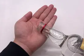 白酒倒手上搓一搓，白酒好不好，立马看出来，今天才学会回家试试视频封面