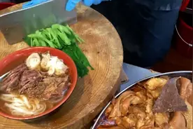 香港人人叫绝的一锅卤水牛杂，靠密不外传的卤水配方，日卖800碗视频封面