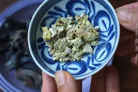 田七当归炖乌鸡，一周煲2次，腰伤不好的人要多喝，舒筋活血散瘀
