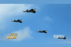 战士野外保障战机返航油料补给突遇毒气弹视频封面