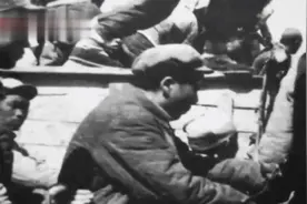 1964年，毛主席下定决心要根治黄河，那时他们只能骑马考察视频封面