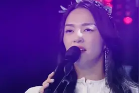 人气演员姚晨王珞丹，深情演绎《当时的月亮》，太养眼了视频封面