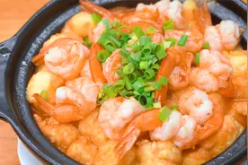 第一美食：鲜虾豆腐煲的正确做法，最适合老人和孩子吃