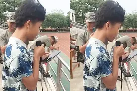 许巍听了会流泪，学生军训方言唱《像风一样自由》，教官直接笑趴视频封面