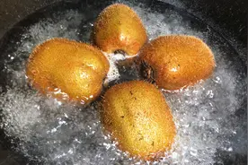 才发现，“猕猴桃”放锅里煮一煮，作用太厉害了，都看一看吧视频封面