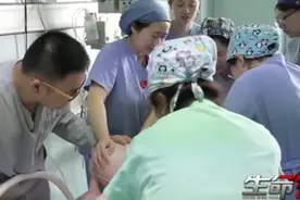 女子即将生产，强烈的宫缩阵痛使其痛不欲生，看见老公更加生气视频封面
