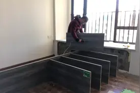 主卧空间太小，利用空间做二个小衣柜，您说怎么样？视频封面