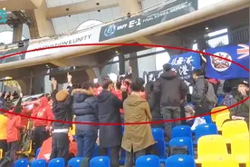 乱港分子 咱能要点脸吗？刚刚 暴徒跑韩国嘘国歌 还与安保打架！