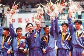 国乒经典之战！95年天津世乒赛，蔡振华带队打败瑞典、夺回冠军