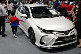 新车鉴赏，实拍2022款丰田卡罗拉Altis版视频封面