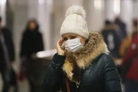 病毒肆虐不戴口罩的危害有多大？这个视频揭示了飞沫传播太可怕了视频封面