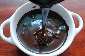 手把手教你自制巧克力酱，简单好做，和外面卖的一样好吃！