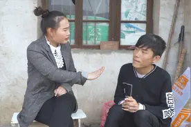 女孩找小伙商量彩礼一开口就是40万，谁知被小伙讨价还价，真逗视频封面
