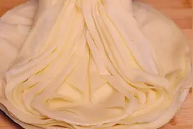 春饼不破不烂有秘诀，加入这2种食材，韧性十足，张张都不破