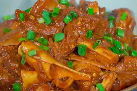 家庭版酱焖牛腩最好吃的做法，香浓软烂超级下饭，比买的好吃多了