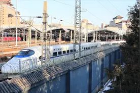 D2005次北京西站发车