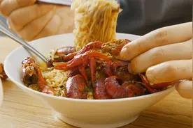 方便面调料做的香辣小龙虾，超简单，大成功！