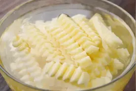 泡土豆的水不要再倒掉了，这2个妙用知道的人不多，学到就是赚到