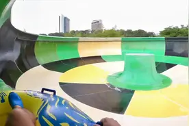 水上乐园水滑道视频封面