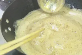 记者调查！“高级”豆油为何吐沫不止？视频封面