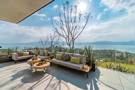 抚仙湖畔一线湖景别墅，160平私属花园，背山靠水的风水宝地