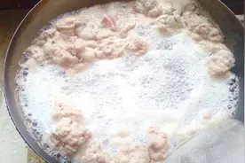 所有蔬菜和肉，烹饪前都需要焯水吗？营养师教你几个小技巧