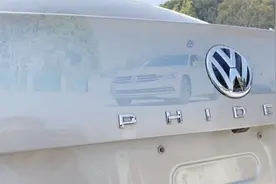 2022款大众辉昂闪亮登场！新车比奥迪A8还气派，30万配3.0T引擎视频封面