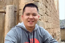 黄小放表妹最近去哪里了？她相亲成功了吗？听听表哥是怎么说的视频封面