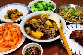 泉州人的午餐真讲究，做茶香鸡翅简单好上手，三姐弟啃的老香了！