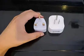 实拍新加坡的充电转换插头：来新加坡旅游必备，否则无法充手机视频封面