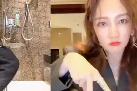孟佳浴室跳螃蟹舞，面无表情动作魔性，堪称是没有灵魂的舞蹈机器视频封面