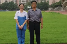 佛山一毕业女生实名举报曾遭“网红教师”性骚扰，警方介入视频封面