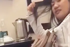 看她撩头发的样子可能是吃定你了，就算耶稣来了也都拦不住视频封面