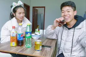 红牛/可乐/雪碧/冰红茶，混合在一起真的像敌敌畏吗？视频封面