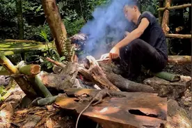 荒野求生：小哥在野外烤老鼠吃（上）视频封面