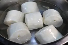 万万没想到，馒头在清水里泡一泡，竟然这么好吃，很多人都没见过视频封面