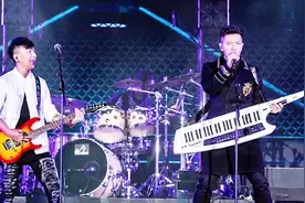 陈羽凡、胡海泉一同参加婚礼，见面招呼都不打，最熟悉的陌生人？视频封面