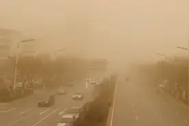 强沙尘暴来袭，陕西榆林现“末世”景象，高速封闭航班取消视频封面