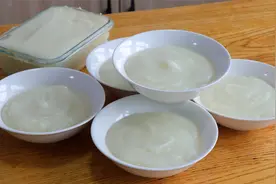 用大米在家自制米豆腐和凉糕，记住这个比例做法，香甜滑嫩好吃！