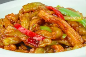 厨师长分享饭店炒茄子的正宗做法，详细操作技巧，这做法最下饭视频封面