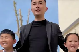 同父异母的哥哥欺负妹妹，却被妹妹感化，半生父母恩！一世兄妹情视频封面