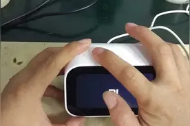 小米小爱触屏音箱卡MI米，不开机，黑屏，无法开机，扩容维修过程