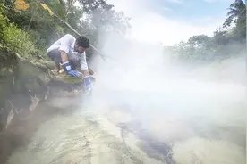 世界上最烫的河流，水温100度，人掉下去立马就熟了！视频封面