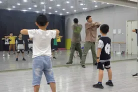 李老师教你街舞之律动#西瓜新人#