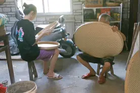 爸爸永远是最勤奋的，不管什么时候都在努力，活到老做到老的精神视频封面