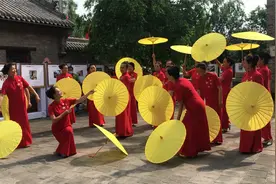 庆祝建党一百周年 尧都区老干部局模特队一亮相 震撼感动振奋人心视频封面