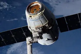 碰瓷来了！龙飞船与国际空间站对接，美媒强调在中国上空进行视频封面