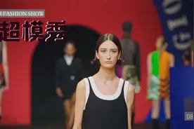 欧美国际超模时装秀，T台秀，性感白净的模特穿着薄纱蕾丝裙上台视频封面